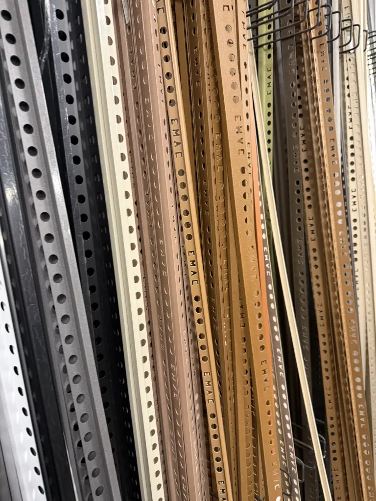 Perfiles y complementos en Málaga